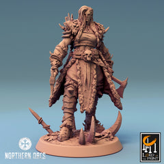 Orc Queen Drakka, Clan Northern Orcs | 1 Pose | inkl. Base und DnD Stats als PDF | unbemalt, Grau | Hero 32mm Scale | Tabletop | Grimdark - Role Playing Miniatures