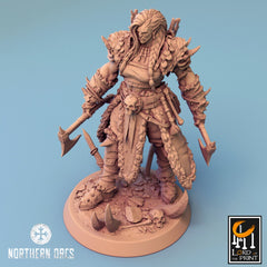 Orc Queen Drakka, Clan Northern Orcs | 1 Pose | inkl. Base und DnD Stats als PDF | unbemalt, Grau | Hero 32mm Scale | Tabletop | Grimdark - Role Playing Miniatures